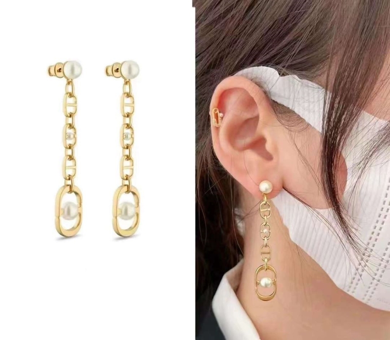 chr1st1an D10r earrings